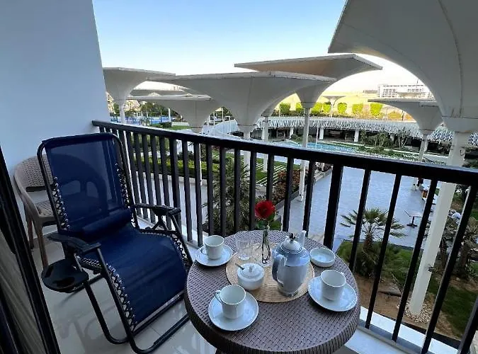 Elegant Duplex With Pool Frontauc